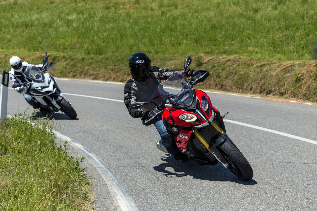 BMW S1000XR vs Ducati Multistrada 1200S  (5)
