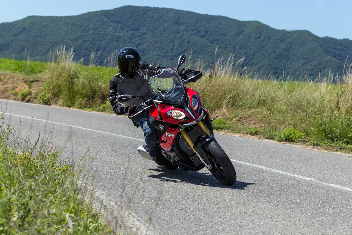BMW S1000XR vs Ducati Multistrada 1200S  (18)