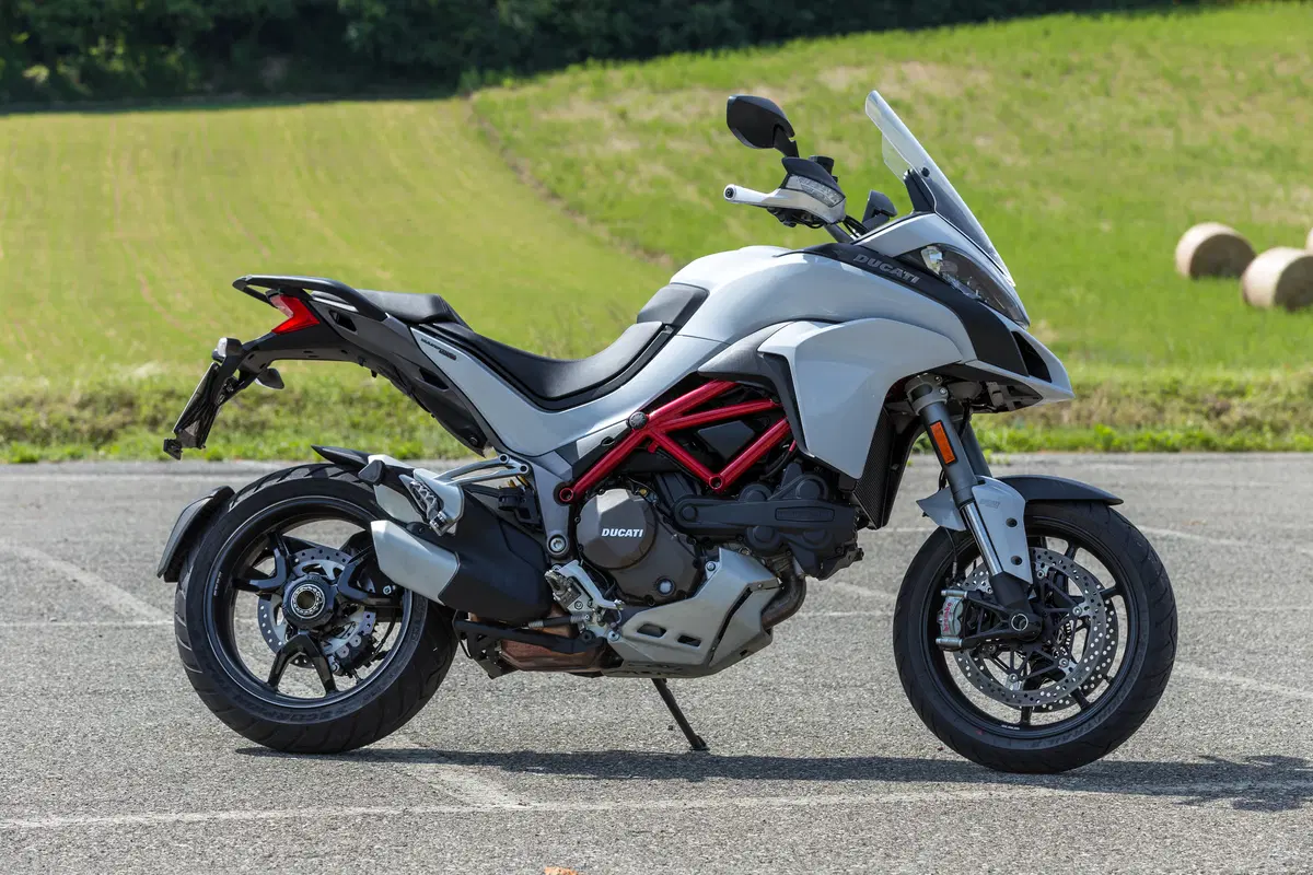 BMW S1000XR vs Ducati Multistrada 1200S  (39)