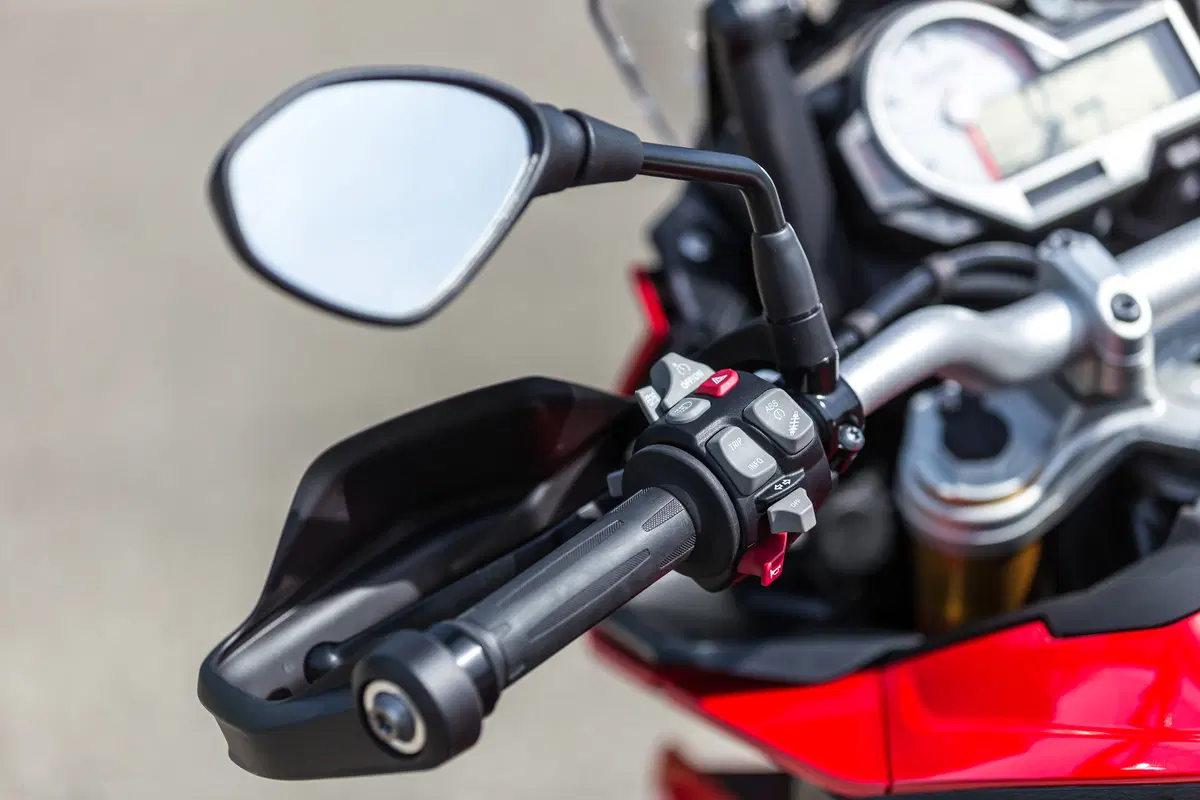 BMW S1000XR vs Ducati Multistrada 1200S  (36)