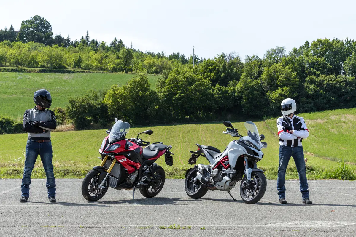 BMW S1000XR vs Ducati Multistrada 1200S  (23)