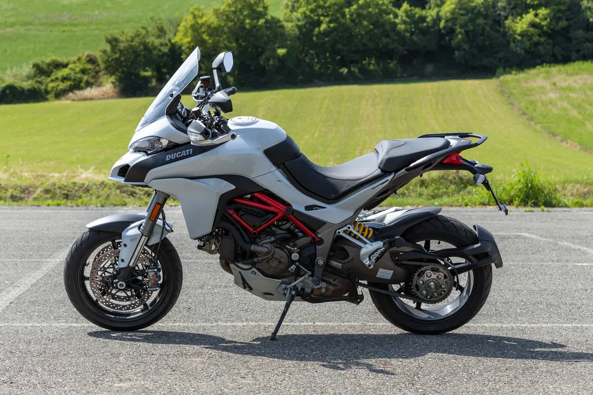 BMW S1000XR vs Ducati Multistrada 1200S  (38)