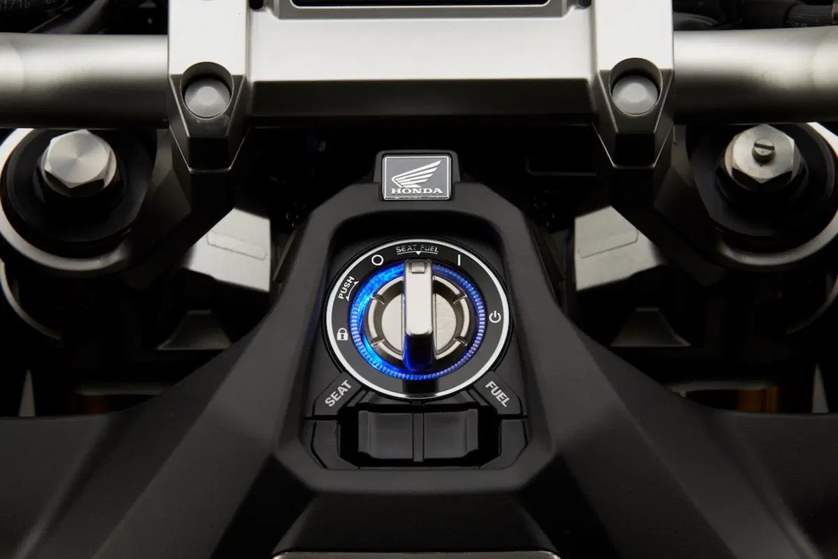 Honda X-ADV 750 DCT  Il mezzo che non c'era