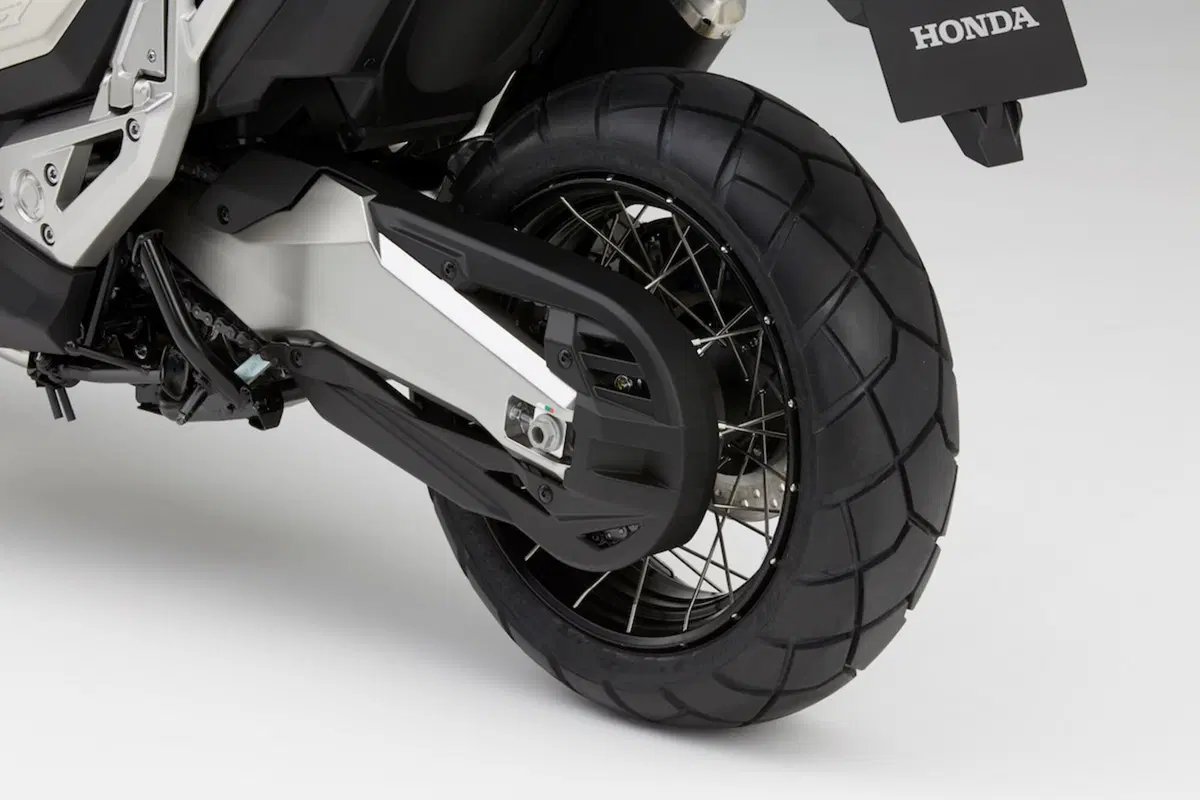 Honda X-ADV 750 DCT  Il mezzo che non c'era (2)
