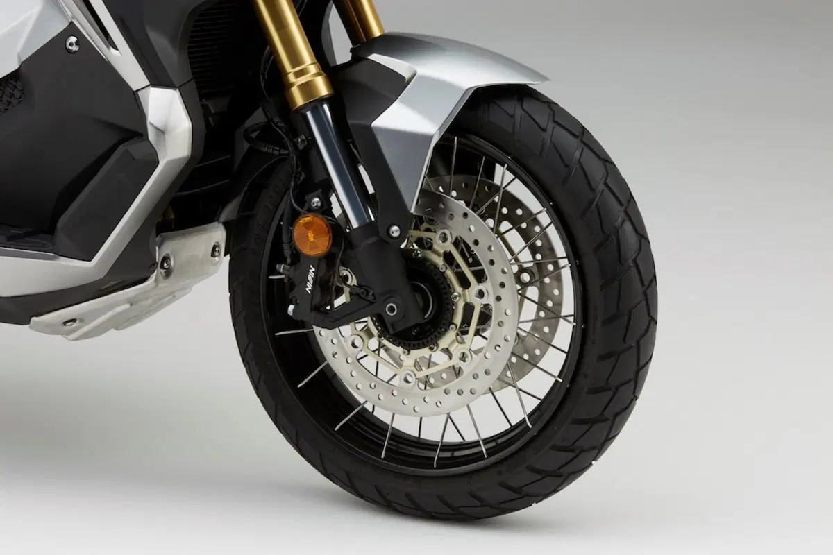Honda X-ADV 750 DCT  Il mezzo che non c'era
