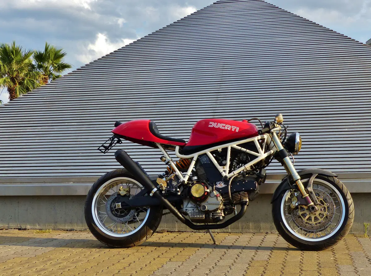 Rozzomotostile: bROnZZO 45 e Rozzo Corsa