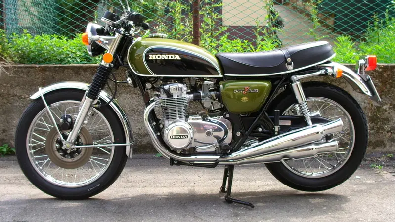 Restaurando, seconda puntata: Honda CB 500 Four