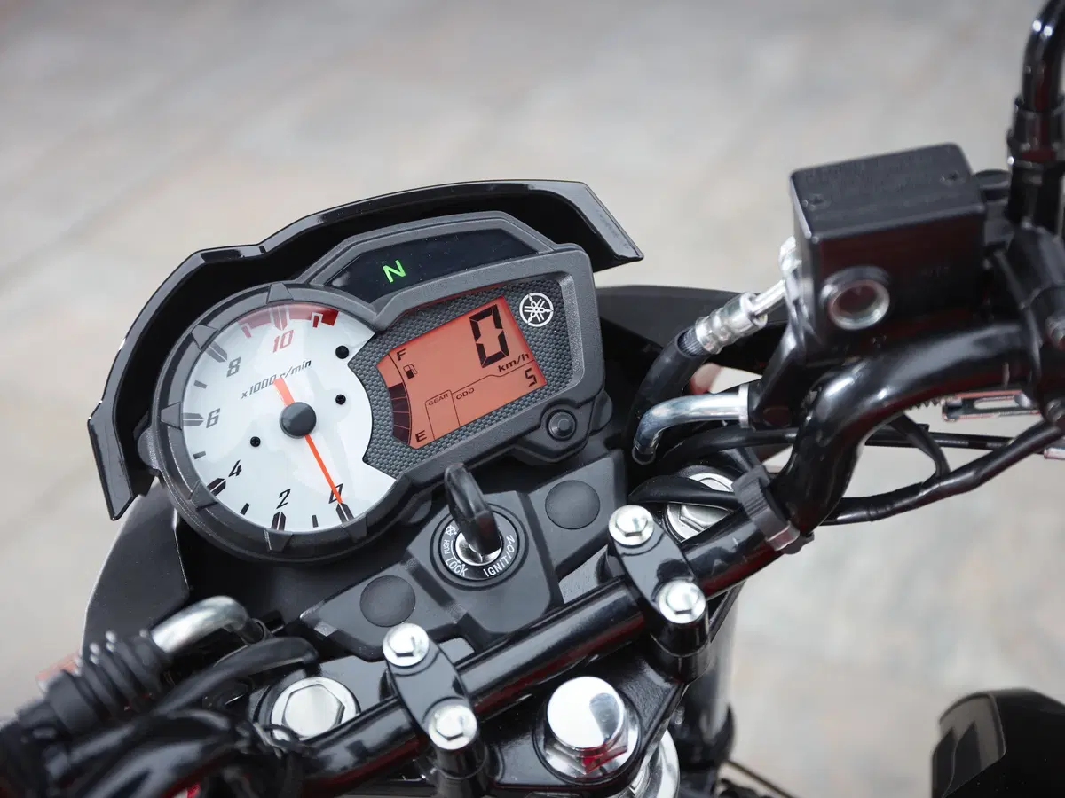 Yamaha: nuova YS 125 (9)