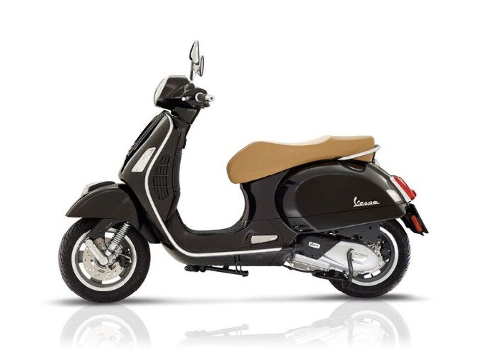 Vespa GTS 150 Super ie (2017 - 19) (2)