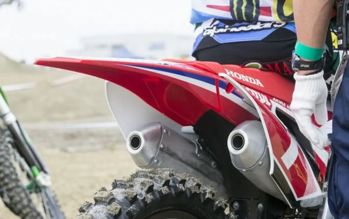 Honda CRF450R 2017? Il prototipo in gara a Kobe (7)