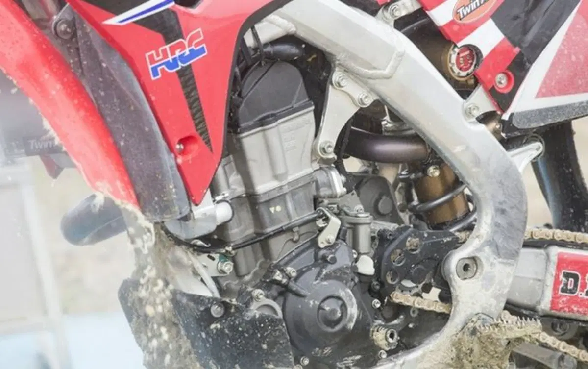 Honda CRF450R 2017? Il prototipo in gara a Kobe (5)