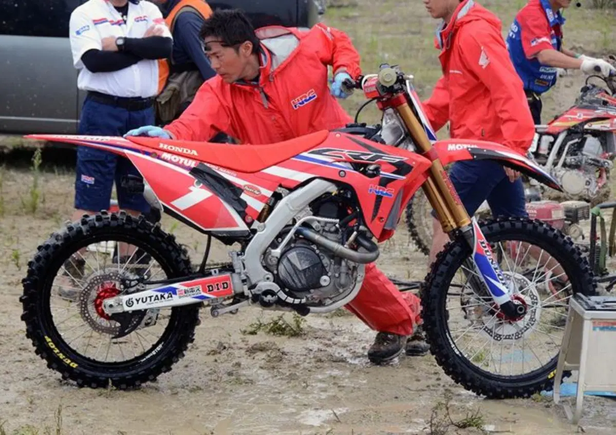 Honda CRF450R 2017? Il prototipo in gara a Kobe (6)
