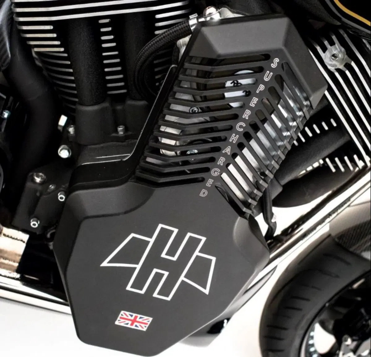 Hesketh Valiant, supercharged da 250 cavalli (9)