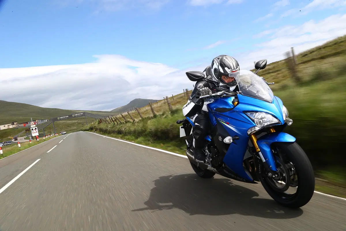 Suzuki GSX-S1000F (7)