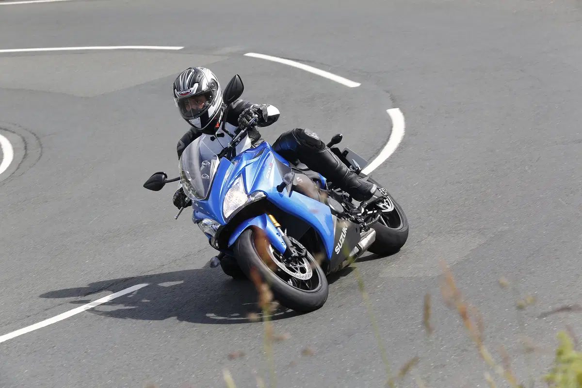 Suzuki GSX-S1000F (9)