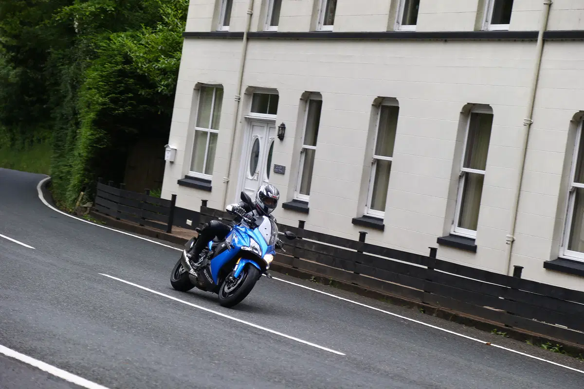 Suzuki GSX-S1000F (10)