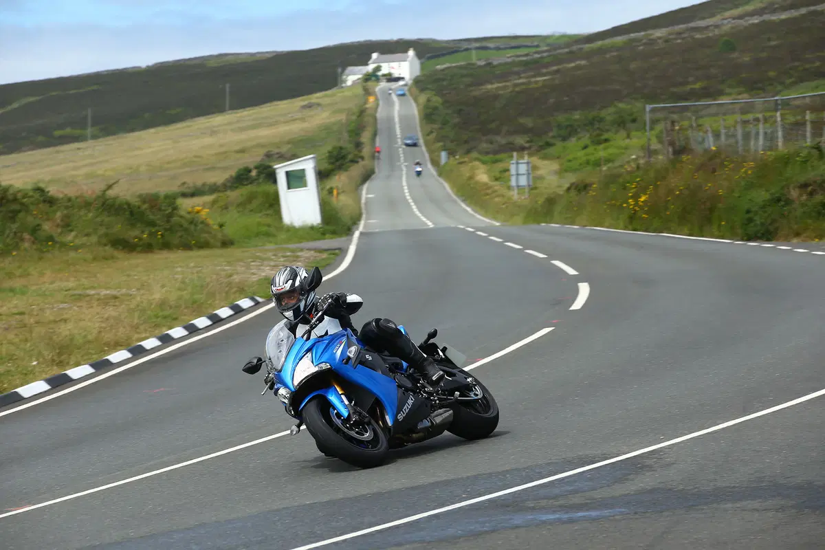 Suzuki GSX-S1000F (12)