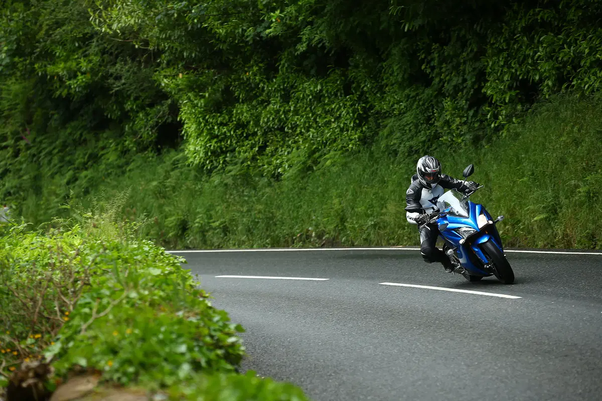 Suzuki GSX-S1000F (14)