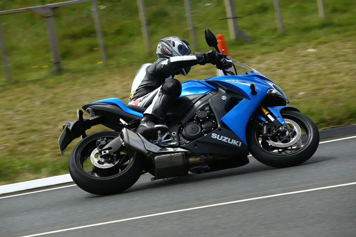 Suzuki GSX-S1000F (15)