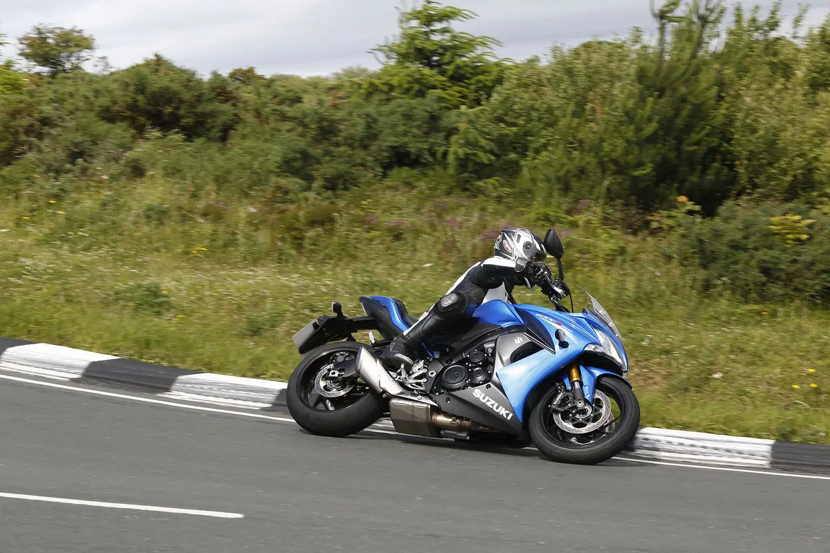 Suzuki GSX-S1000F (18)