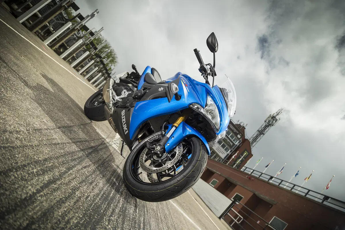Suzuki GSX-S1000F (32)