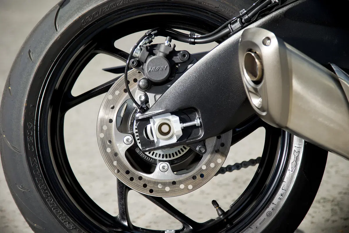 Suzuki GSX-S1000F (40)