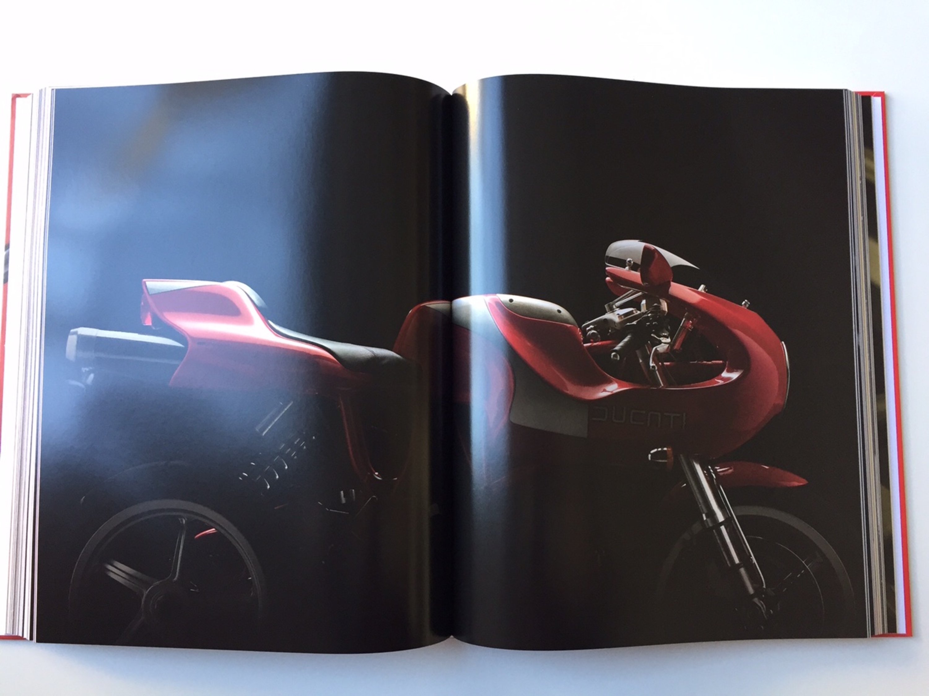 Libri per motociclisti: &ldquo;Stile Ducati. Una storia per immagini&rdquo;