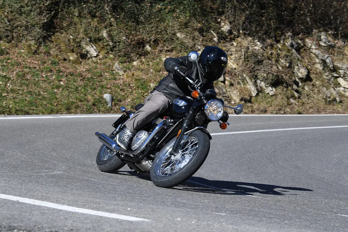 Triumph Bonneville T100 2017. Total relax (6)