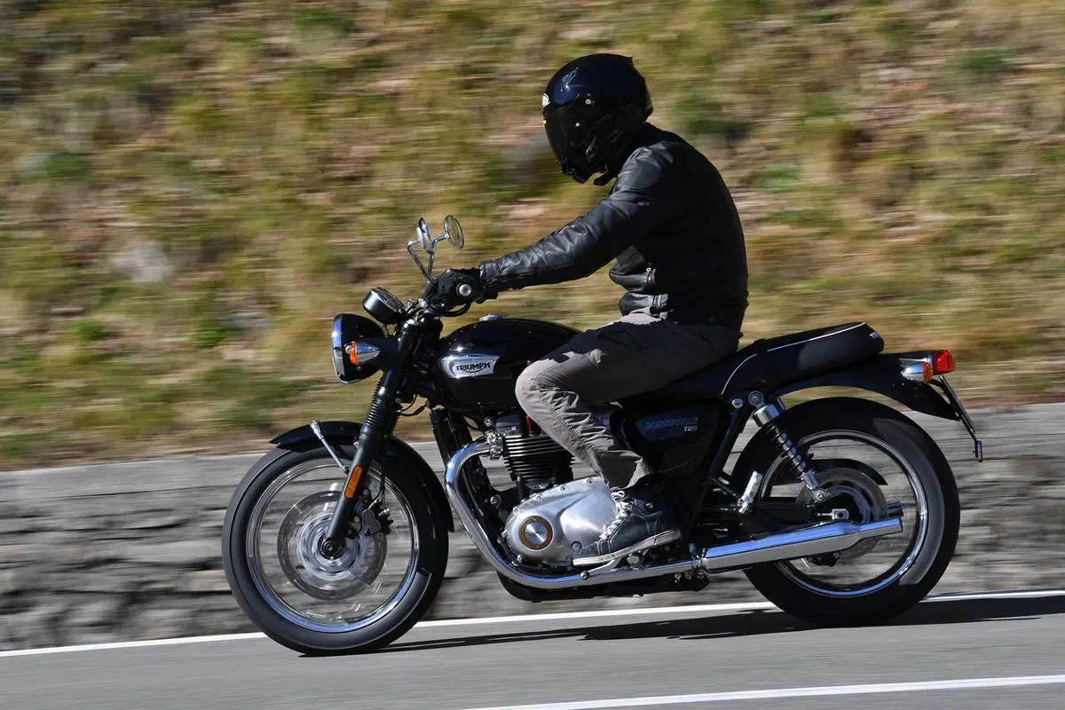 Triumph Bonneville T100 2017. Total relax (5)