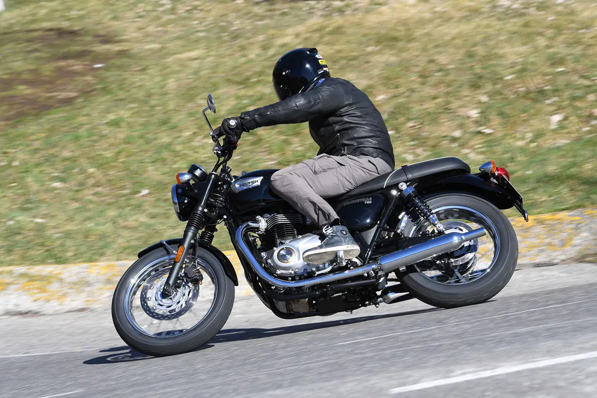 Triumph Bonneville T100 2017. Total relax (7)