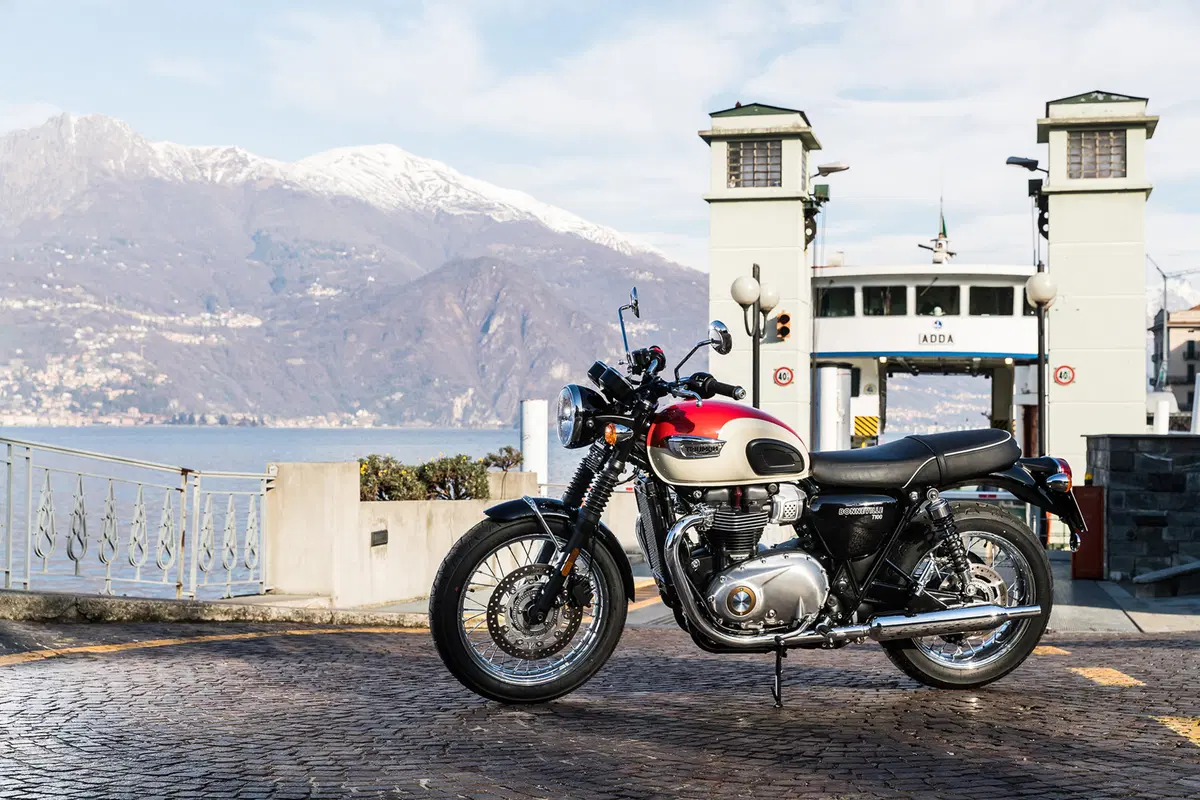 Triumph Bonneville T100 2017. Total relax (16)