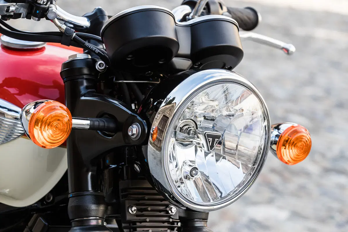 Triumph Bonneville T100 2017. Total relax (26)