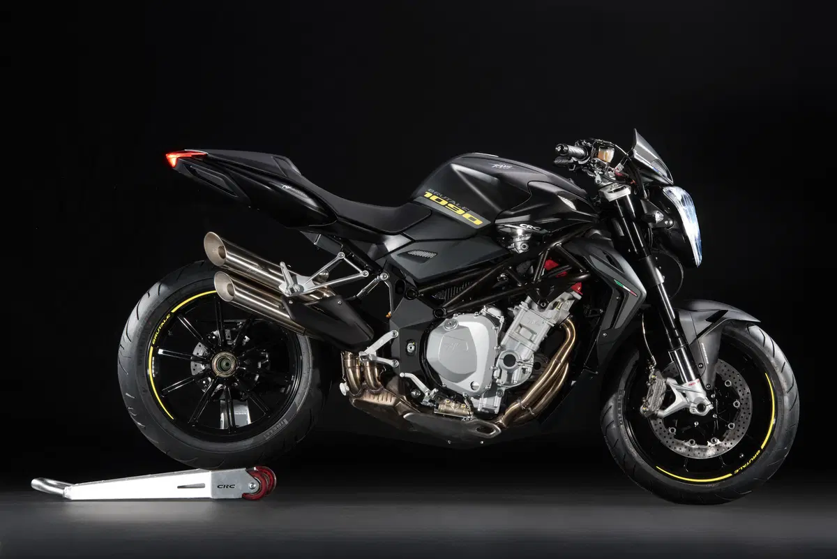 MV Agusta Brutale 1090 e 1090 RR 2015 (5)