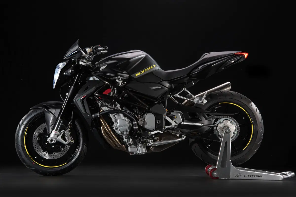 MV Agusta Brutale 1090 e 1090 RR 2015