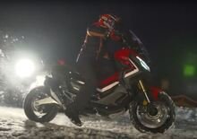 Marc Marquez guida l'Honda X-ADV sulla neve