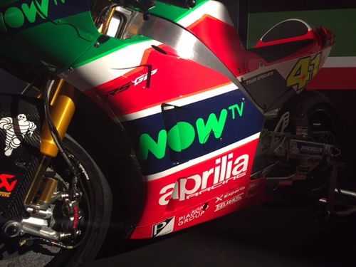 MotoGP 2017. Presentato il team Aprilia (4)