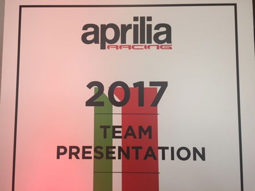 MotoGP 2017. Presentato il team Aprilia (6)