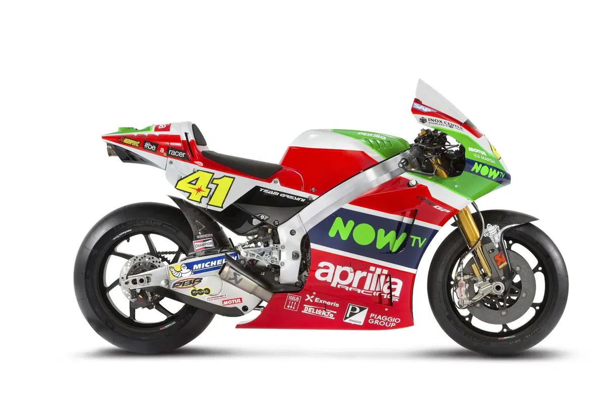 MotoGP 2017. Presentato il team Aprilia (11)