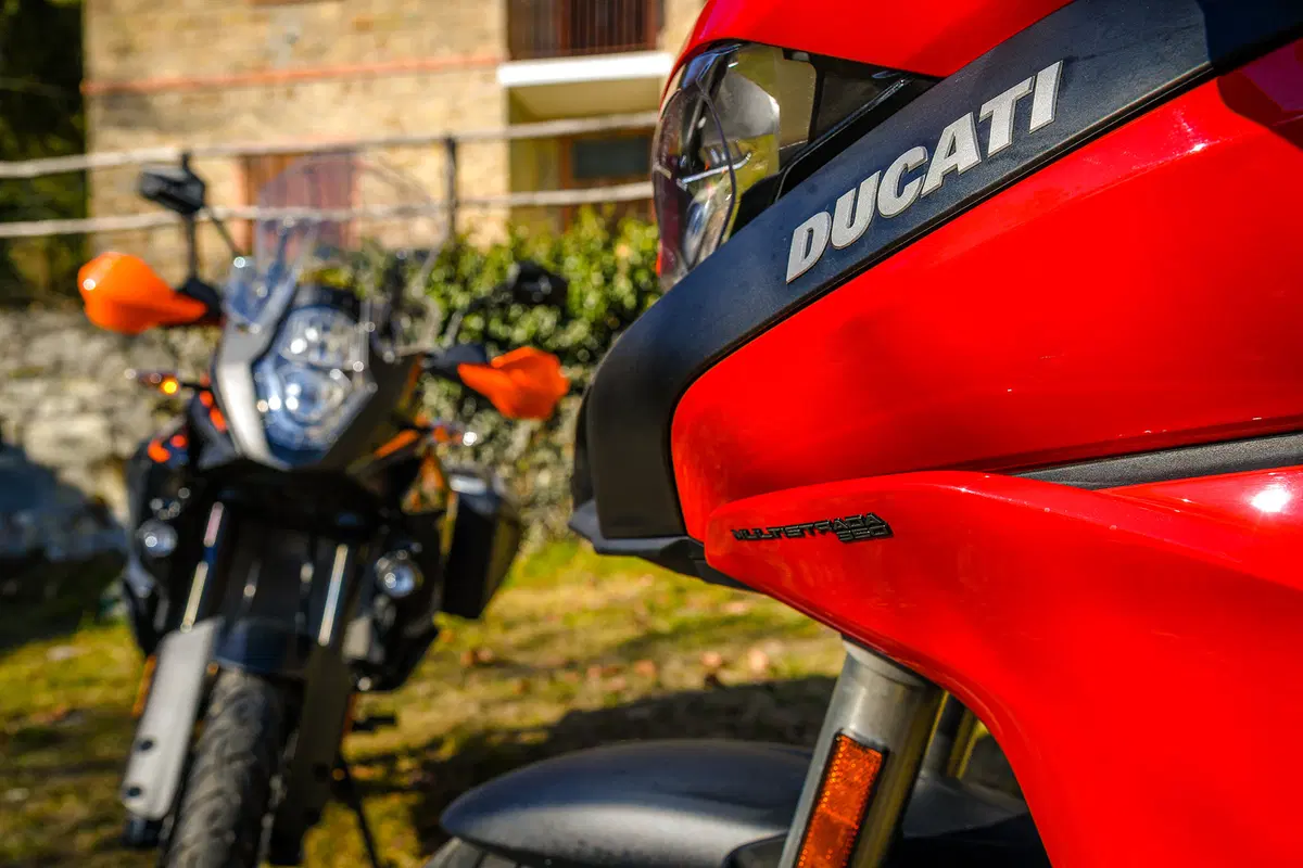 Ducati Multistrada 950 vs KTM 1090 Adventure. Comparativa maxienduro