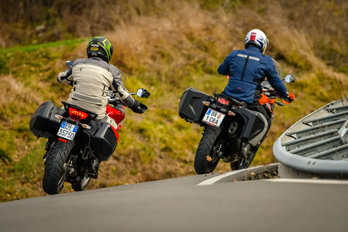 Ducati Multistrada 950 vs KTM 1090 Adventure. Comparativa maxienduro (26)