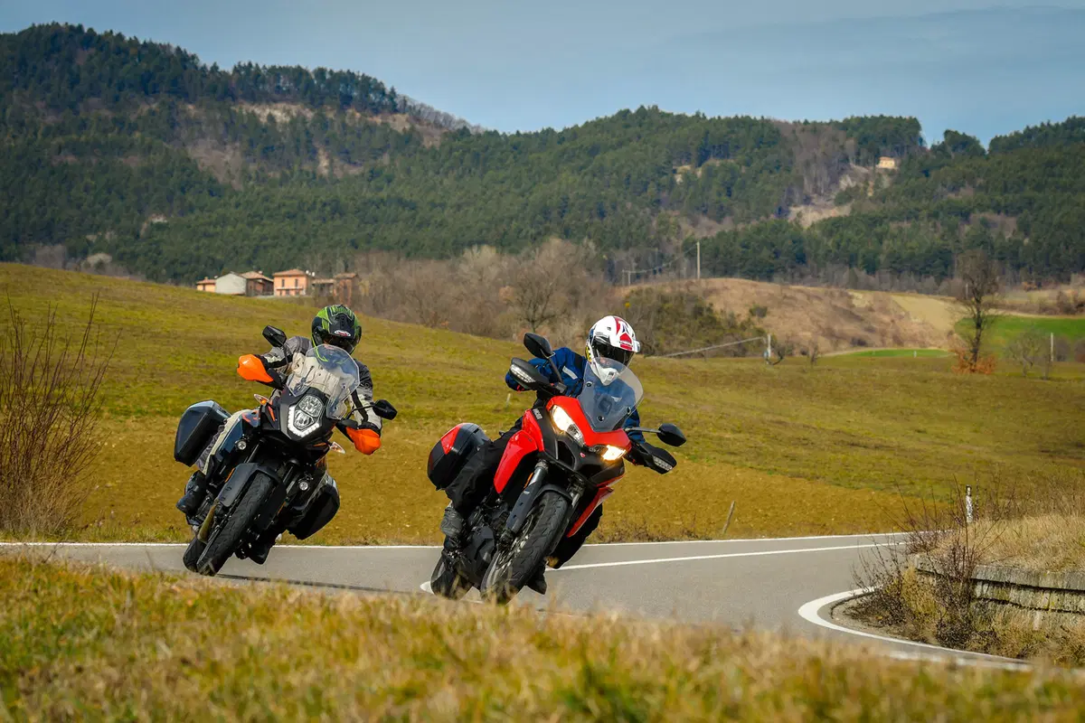 Ducati Multistrada 950 vs KTM 1090 Adventure. Comparativa maxienduro (25)