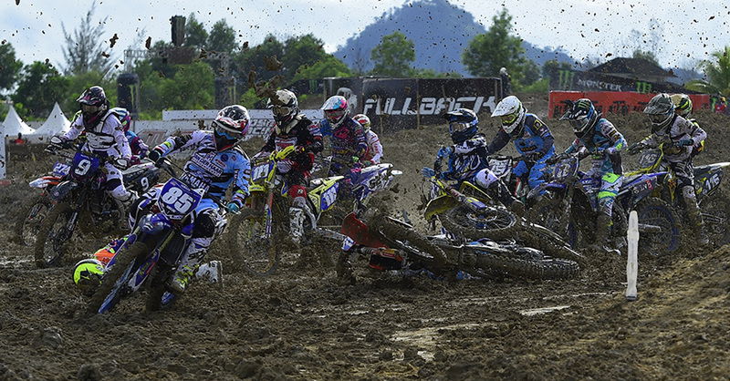 MXGP. Il fango indonesiano condiziona l&rsquo;apertura del GP