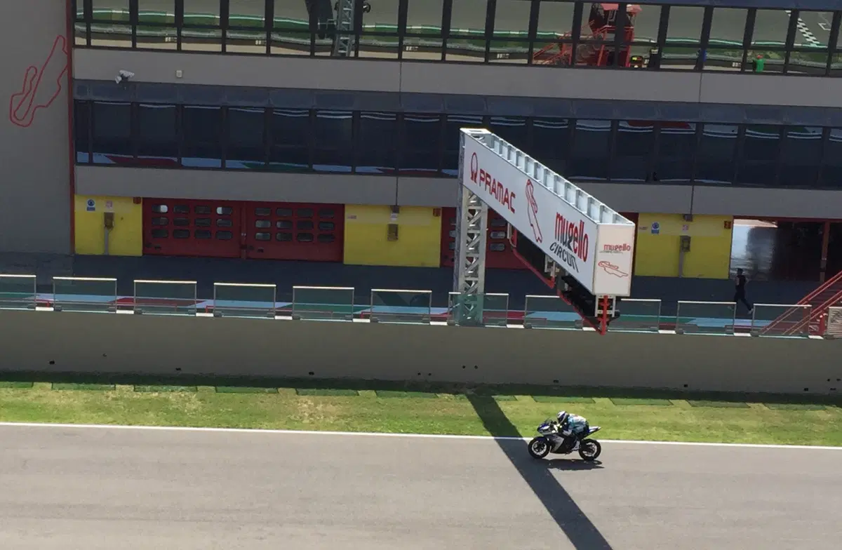 Yamaha YZF-R3, debutto al Mugello  (2)