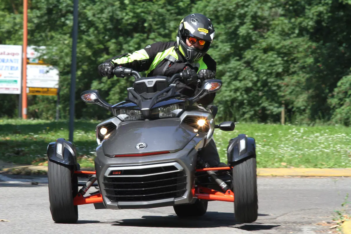 Can-Am Spyder F3-S (2)