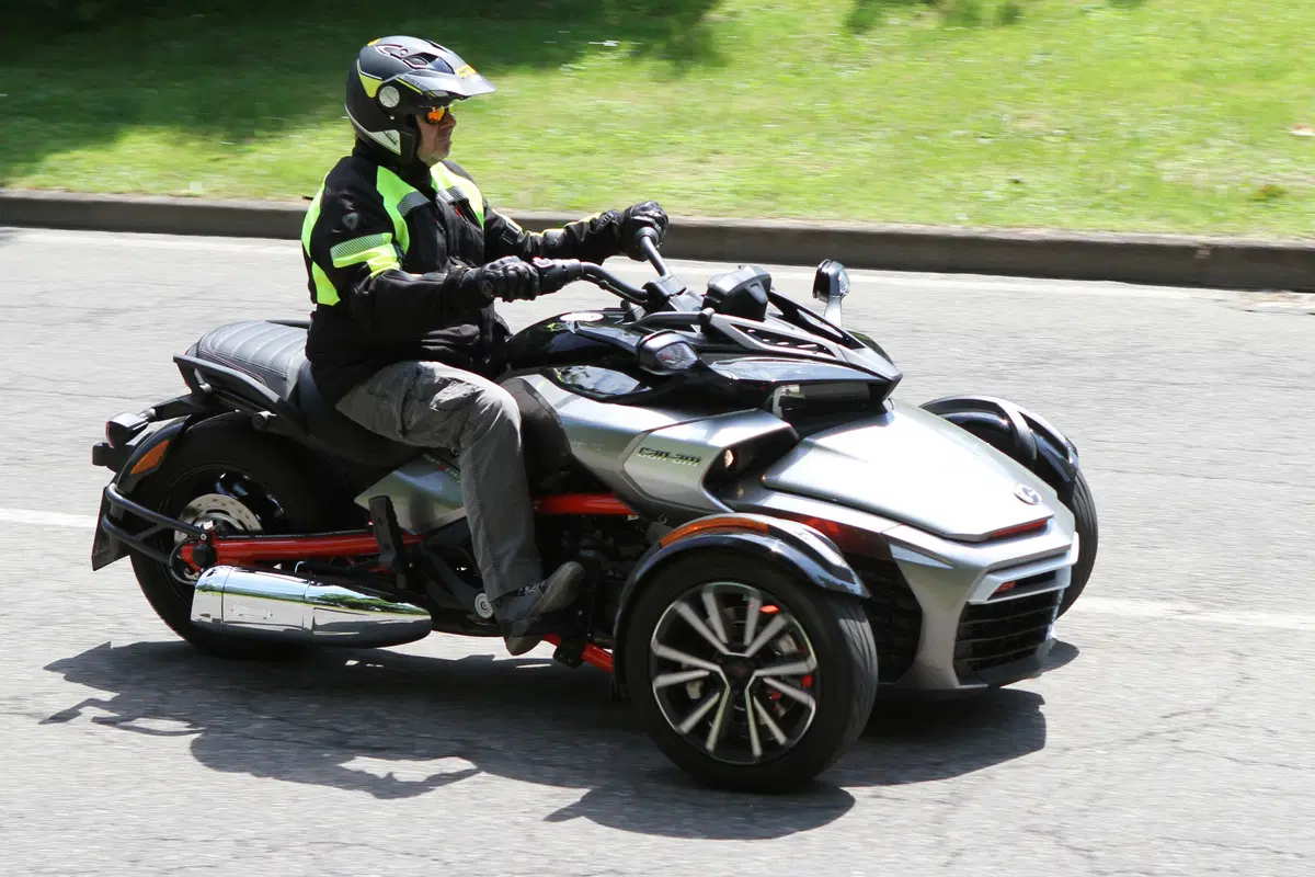 Can-Am Spyder F3-S (3)