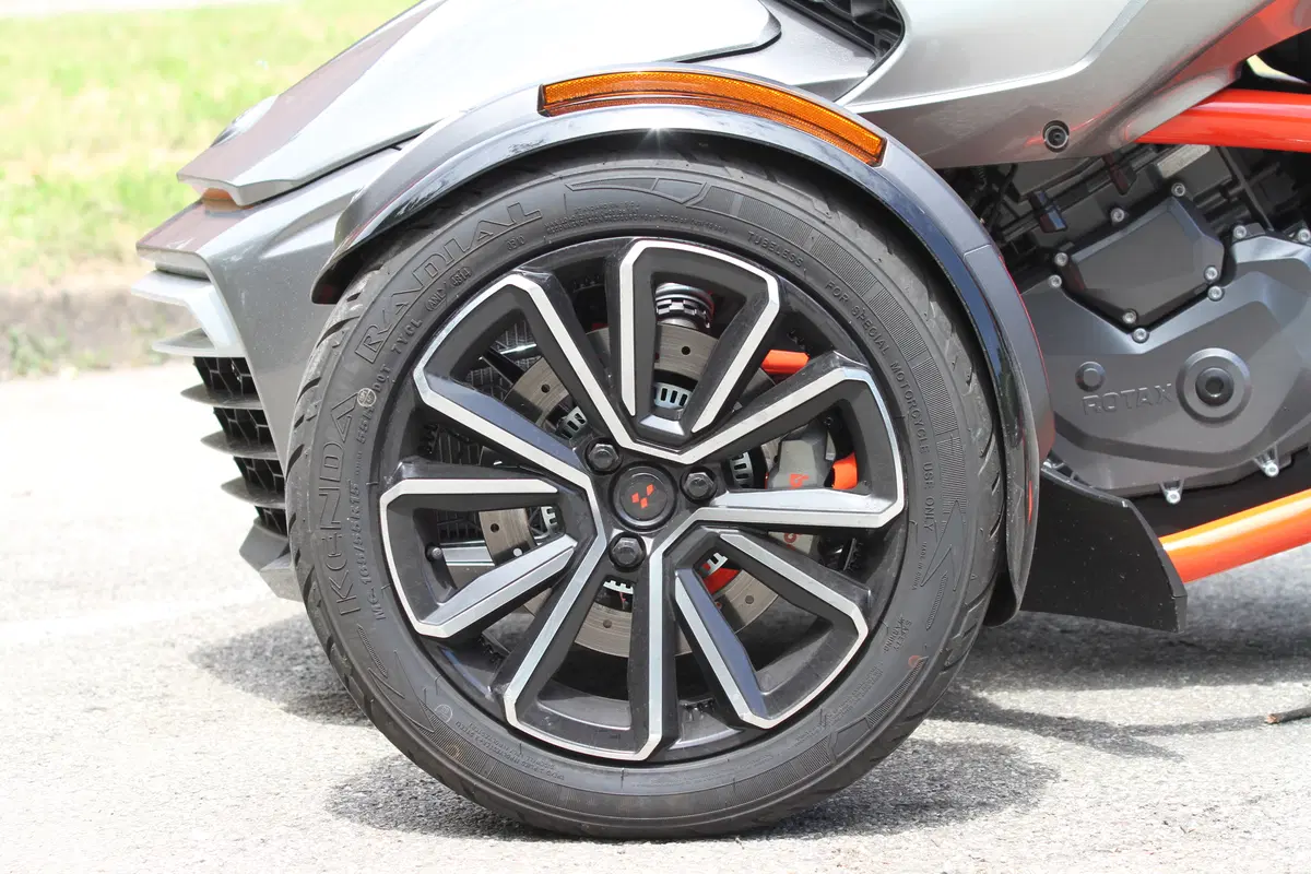 Can-Am Spyder F3-S (17)