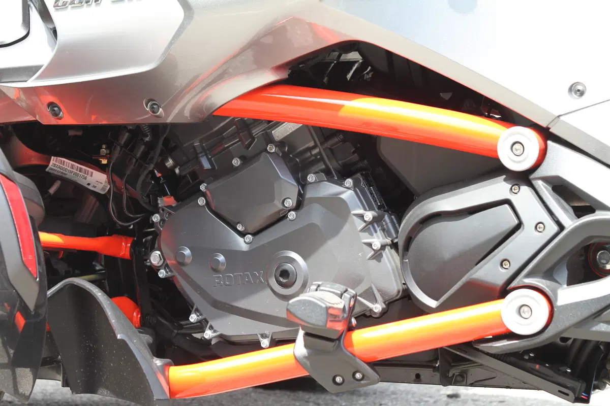 Can-Am Spyder F3-S (19)