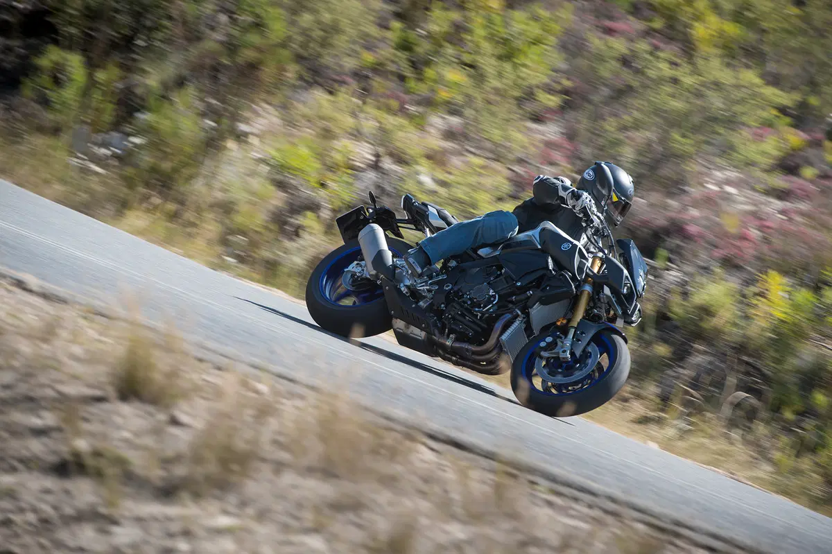Yamaha MT-10 SP e Tourer Edition (2)