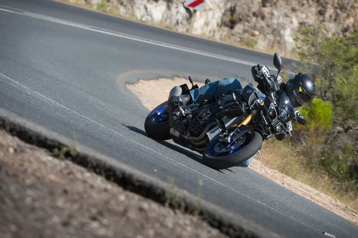 Yamaha MT-10 SP e Tourer Edition (4)