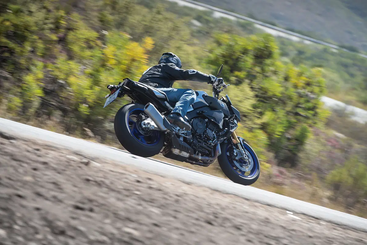 Yamaha MT-10 SP e Tourer Edition (7)